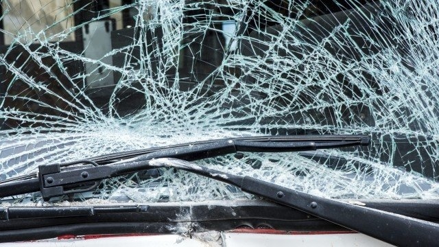 45-годишен с товарен автомобил загина в катастрофа