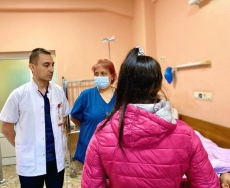 Изписаха от болницата простреляното 2-годишно дете във Враца