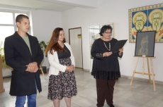 Артистично семейство подреди съвместна художествена изложба 