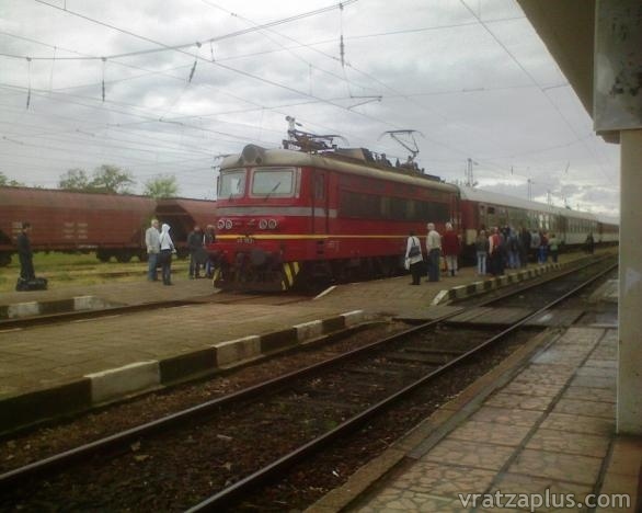 БДЖ пуска допълнителни вагони 