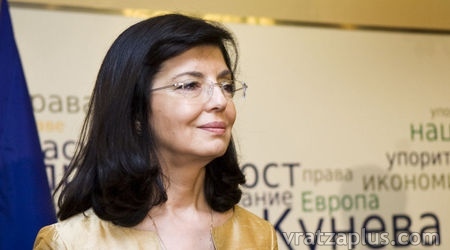 Партиен картел срещу Кунева