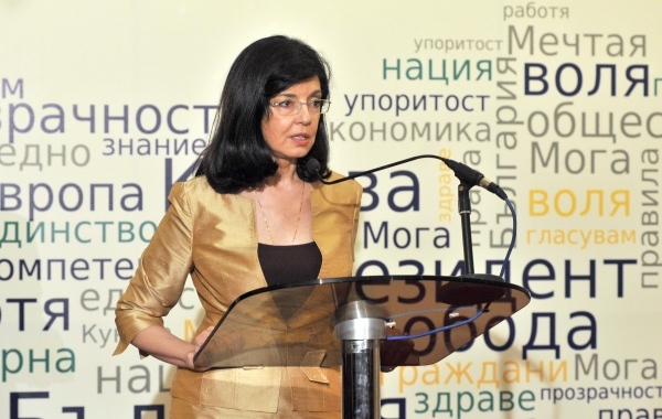 Десет въпроса на Меглена Кунева