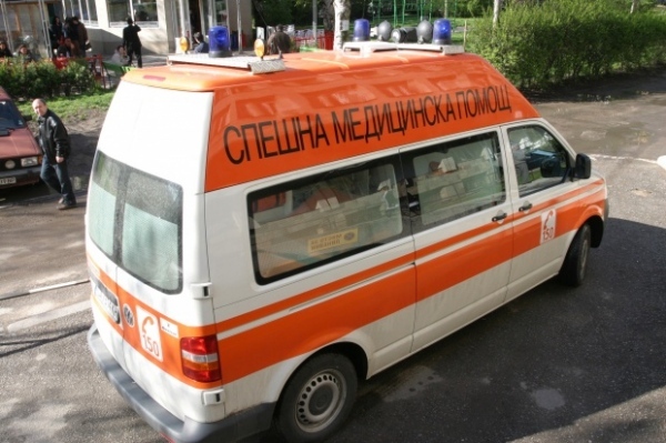 Възстановява се блъснато от автобус дете