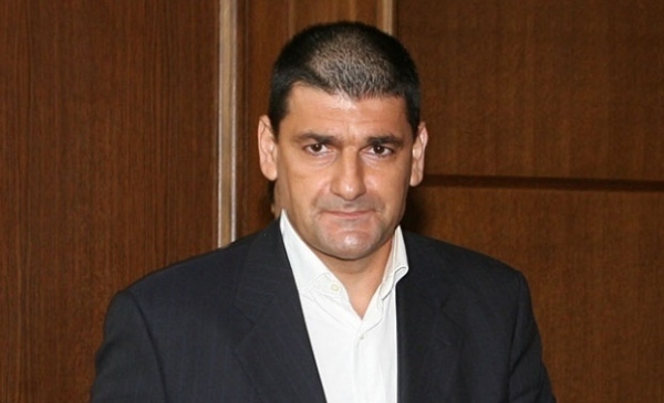 Три години затвор за Амигоса