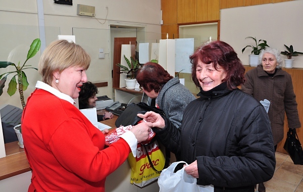 Община Враца раздаде мартеници
