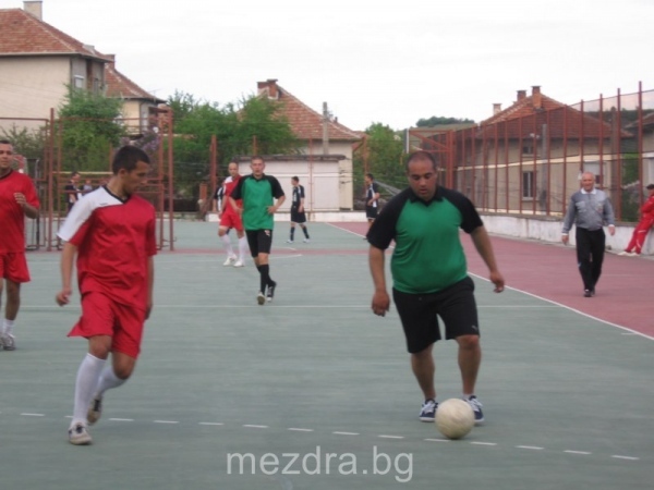 Стартира „Mezdra open’2012