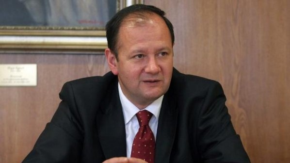 Първанов да не цепи БСП