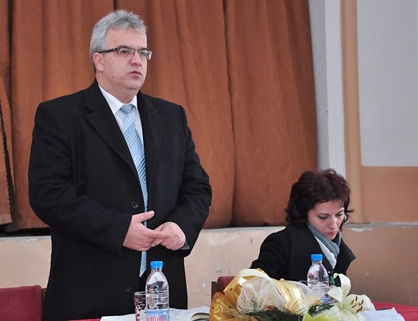 Николай Иванов прави прием в селата