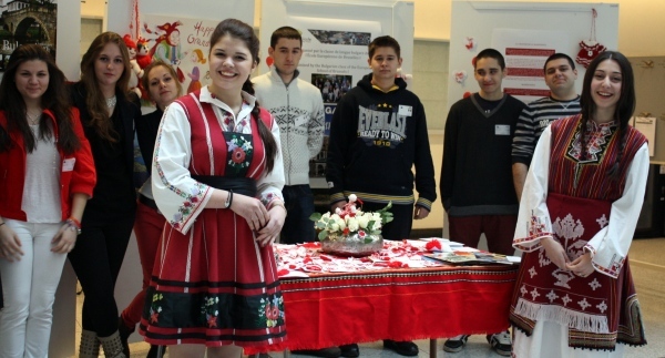 300 евродепутати закичени с мартеници 