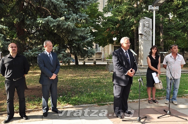 Кметът подкрепи връщането на поделението във Враца