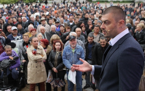 Дивият каратист си призна за офшорката