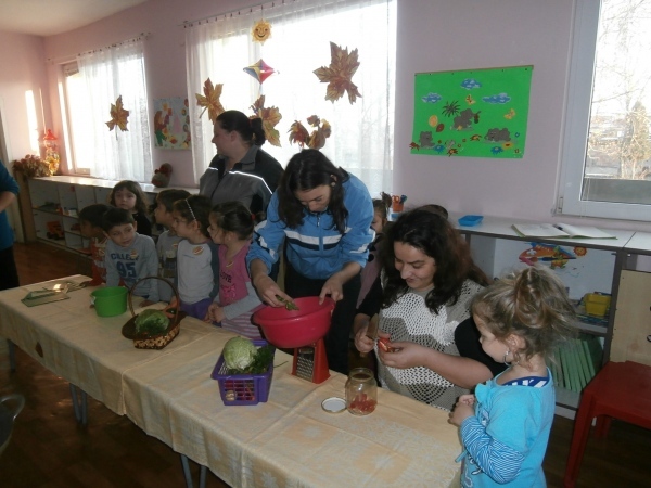 Учат децата на здравословно хранене
