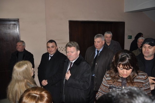 Отложиха дело срещу общината 