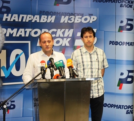 Служебният кабинет е под партиен натиск