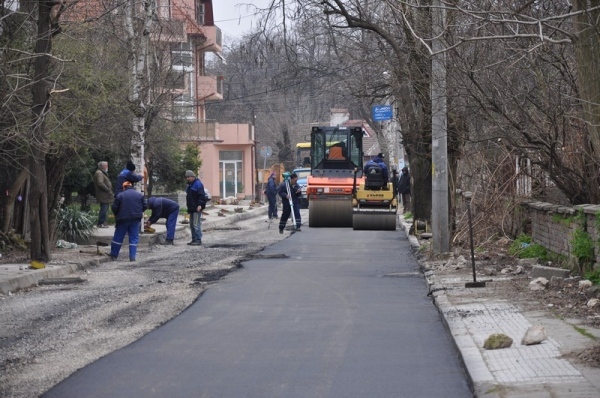 Започна асфалтирането на улици 