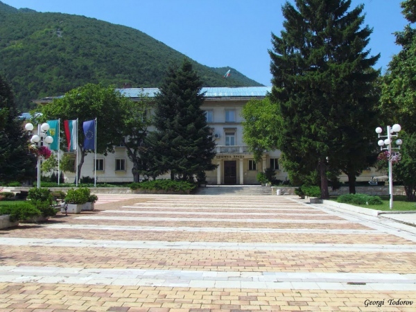 Община Враца подготвя проект за младежка заетост