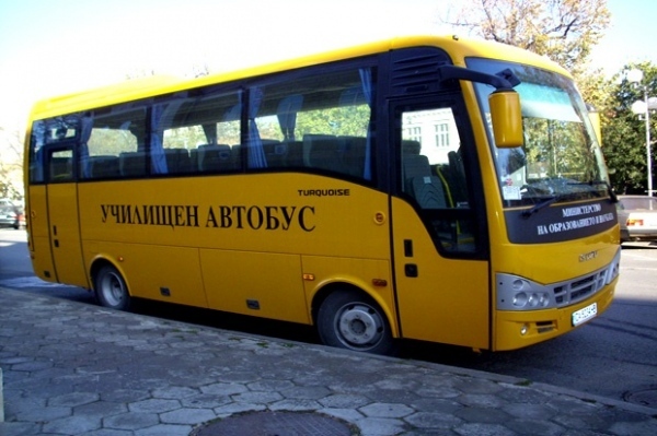 Училищни автобуси покриват тролейбусната мрежа 