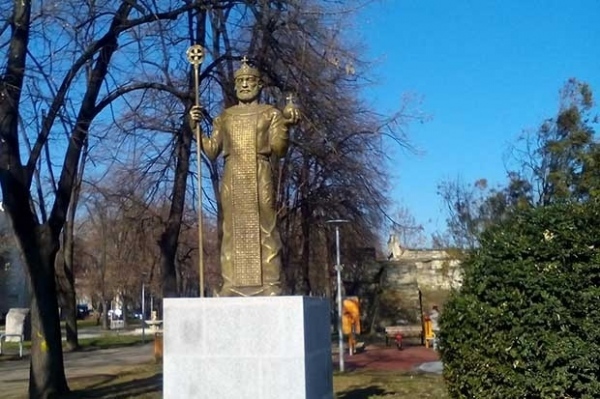 Паметник на цар Иван Срацимир във Видин
