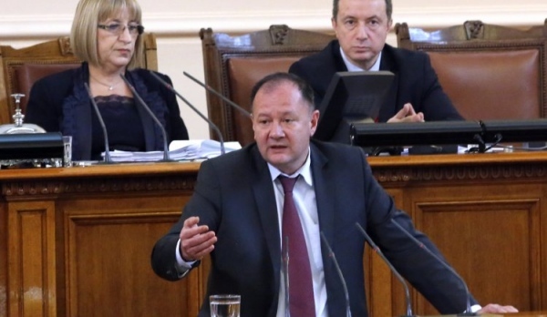 Михаил Миков пита министър Павлова 