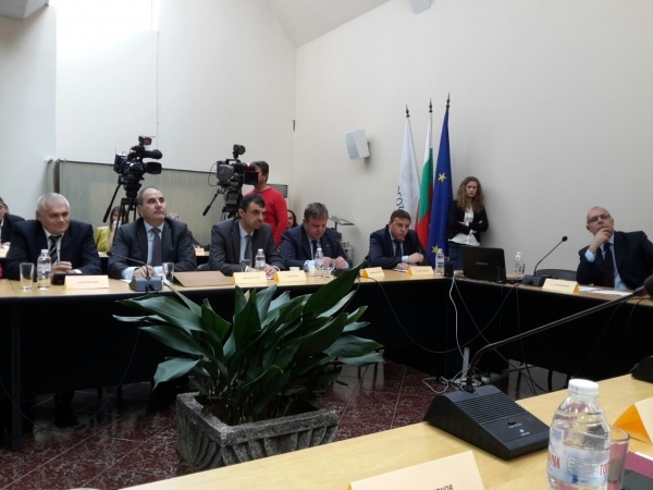 Хайтов участва в кръгла маса за национална сигурност