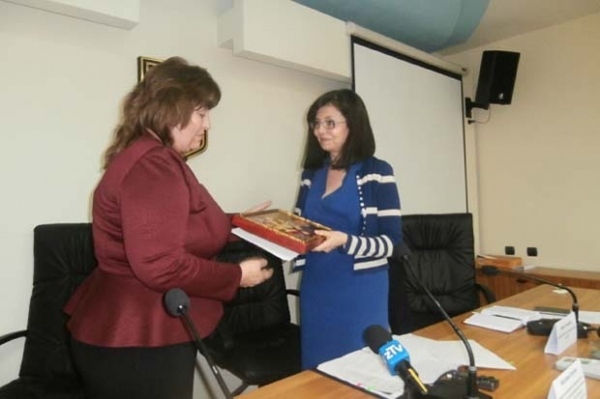 Министър Кунева награди Галина Евденова