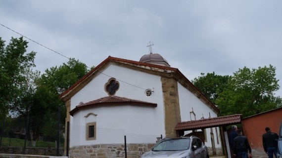 Преосветиха църквата в Лик