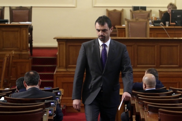 Хайтов пита Захариева за сигурността на фирмите 