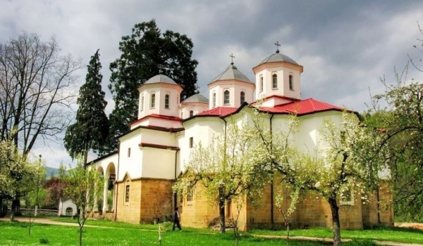 Света литургия в Лопушанския манастир