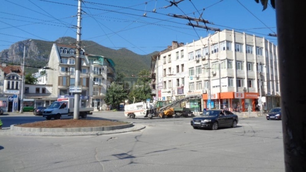 Възстановяват движението по пл. „Св. С.Врачански“