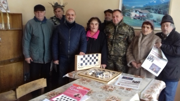 Пенсионери от Малорад получиха дарение