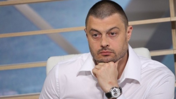 Бареков: Борисов се готви да управлява с ДПС
