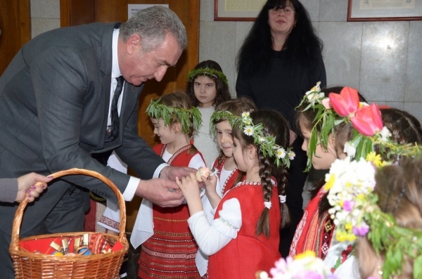 Лазарки посетиха Община Видин