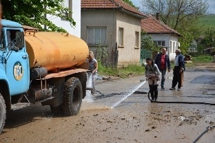Почистиха улиците  в село Лиляче