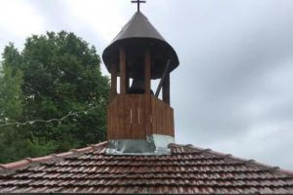 Освещават църква в село Драганица