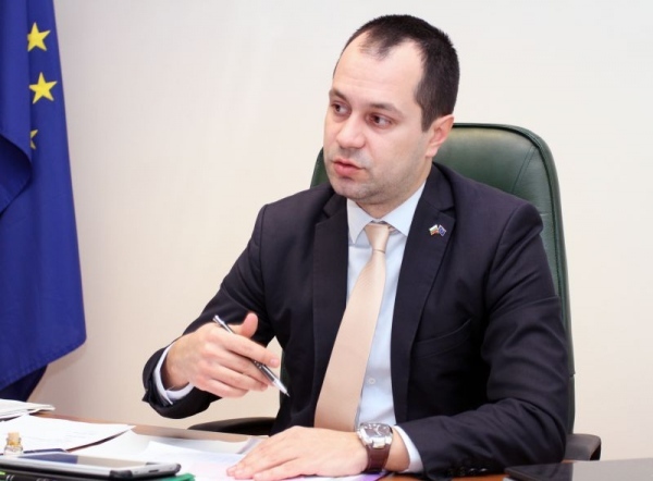 Кметът Каменов изнася публична лекция пред студенти 