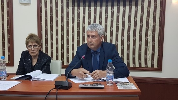Общинският съвет спаси площада на Мездра