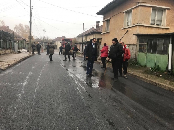 Кметът провери ремонта на улици в кв. Кулата
