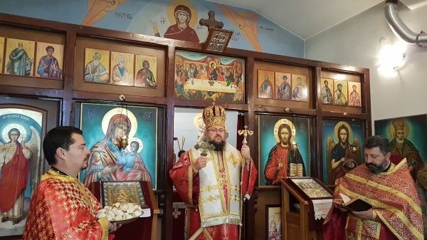 Митрополит Григорий ще боядисва яйца с младежи 