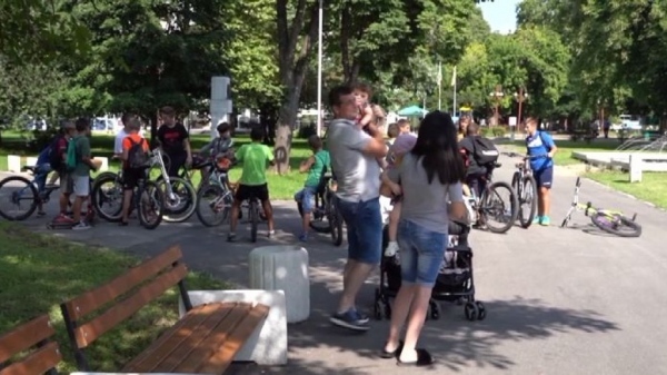 Малко дете е със счупен череп след удар 