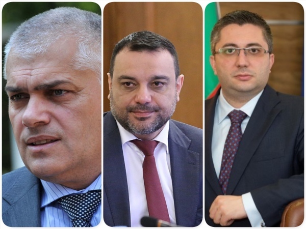 Трима министри подадоха оставки