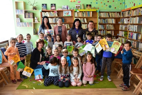 Петя Долапчиева прочете любими приказки на деца 