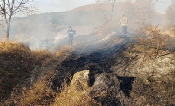 Пожар в гориста местност край село Струпец