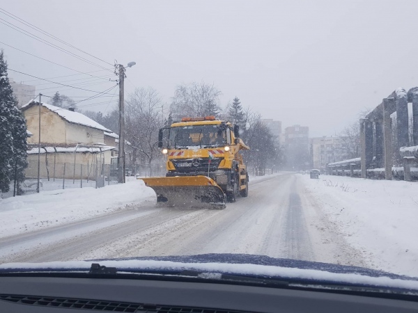 Усложнена зимна обстановка във Враца