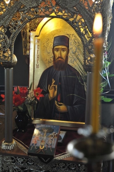 Светец - чудотворец  идва в Мездра в петък