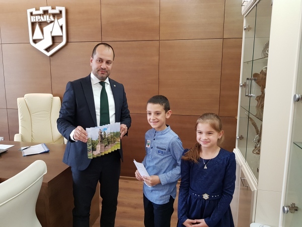 Ученици представиха патриотичен проект