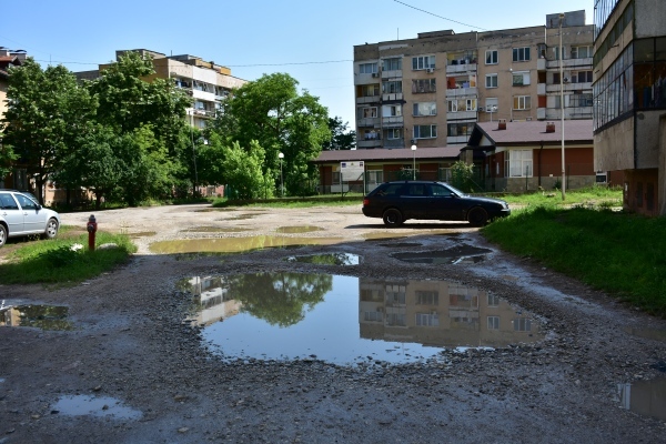 Асфалтират улици във Враца и села в общината