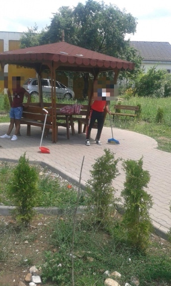 Санкционираха лица, замърсяващи детска площадка
