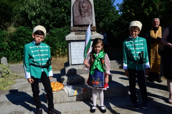 Празник в село Майор Узуново