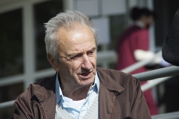 Пенсионер дари 640 лв. на мездренската болница