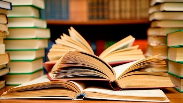 Библиотеката във Враца подарява читателски карти